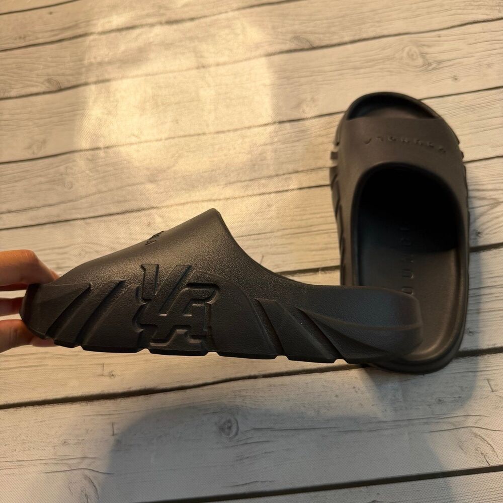 Young LA Black Slides (no box) Size: 6 - Picture 4 of 4